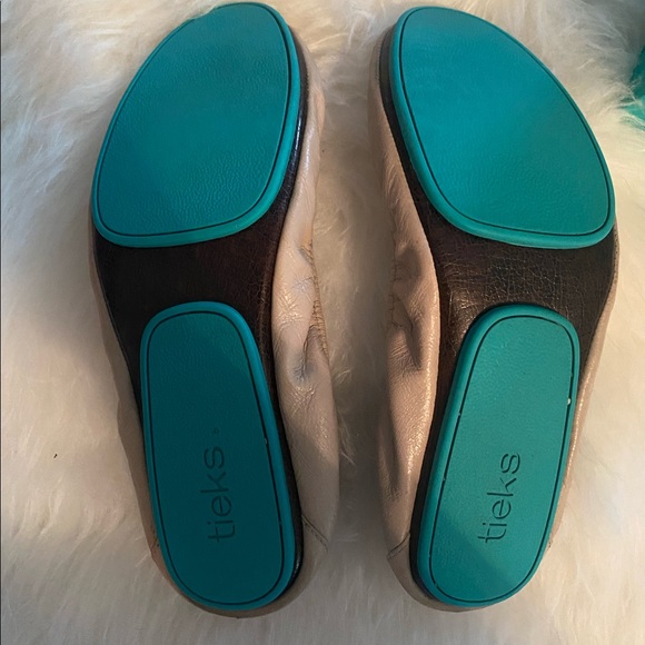 Feather Grey Tieks - Picture 5 of 6